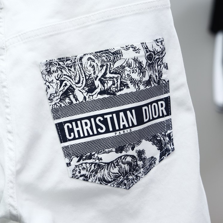 DIOR