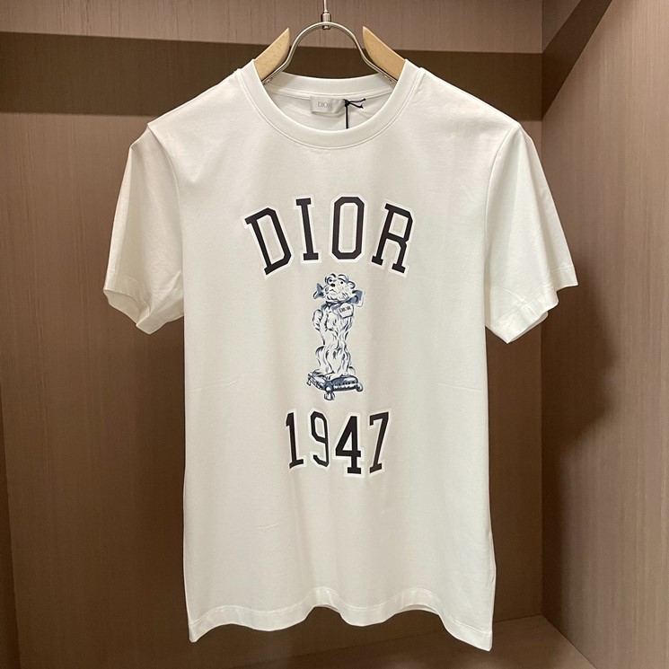 DIOR