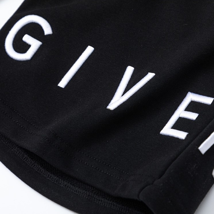 GIVENCHY