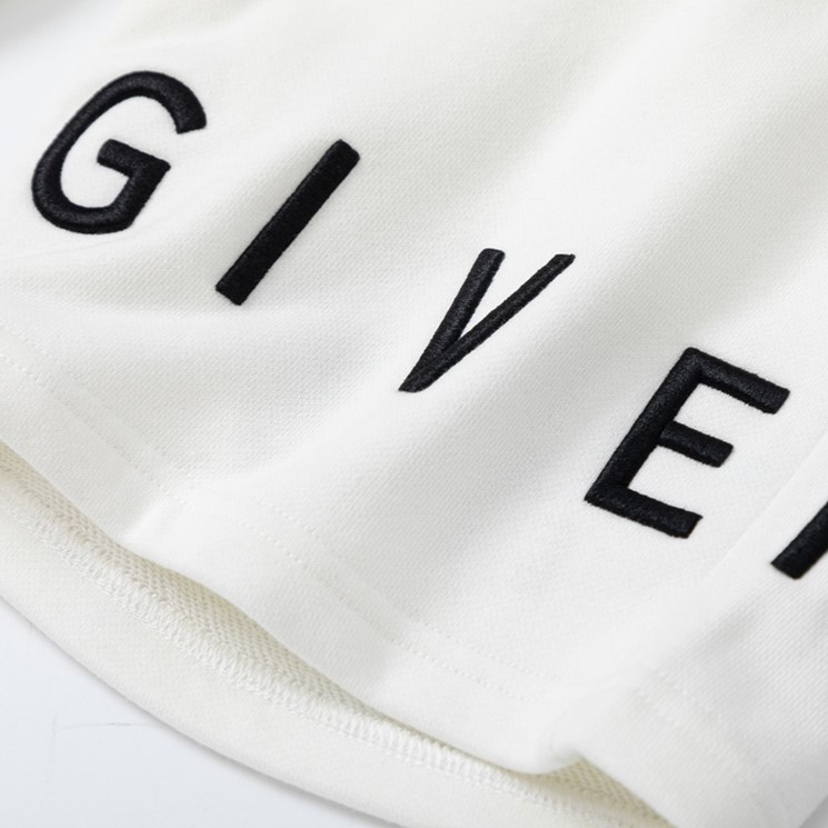 GIVENCHY