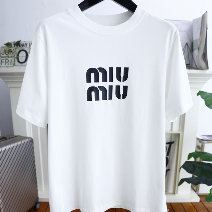 MIUMIU