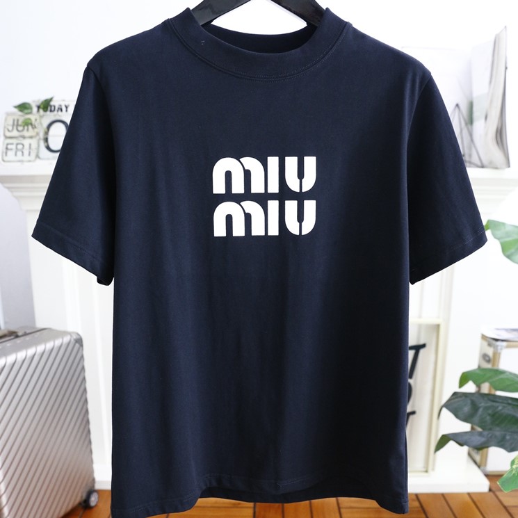 MIUMIU