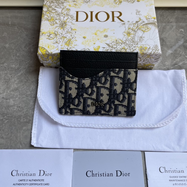 DIOR