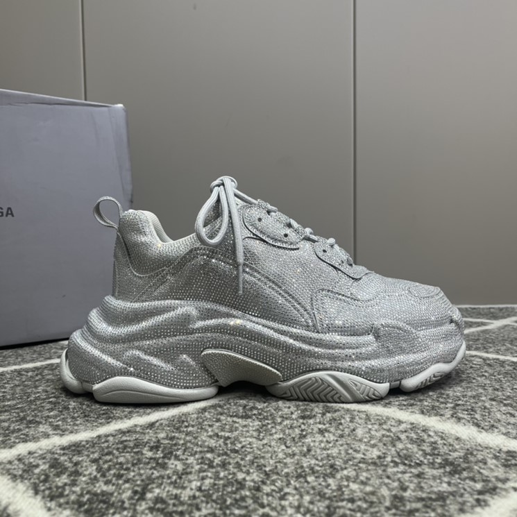 BALENCIAGA